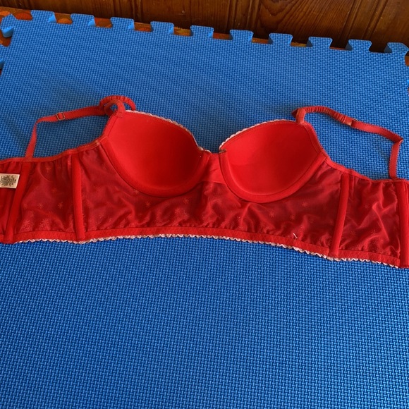 34B 6 hook Pout by Victoria’s Secret Red Silver Snowflake Balconet Lingerie - Picture 10 of 10